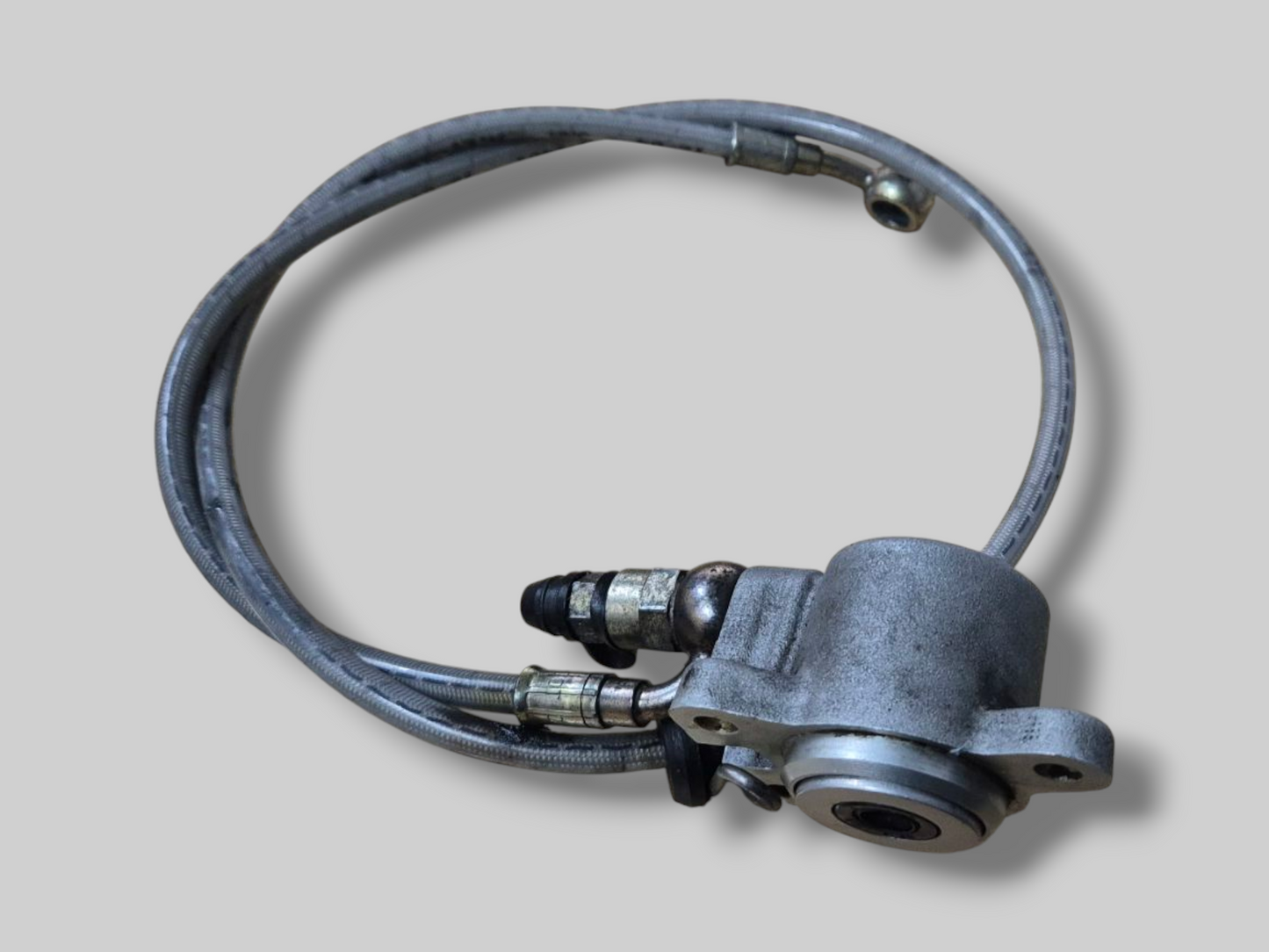 CYLINDRE ESCLAVE DE COMMANDE D'EMBRAYAGE AP8106381 Aprilia RSV Mille 98-03 / Tuono 02-05 