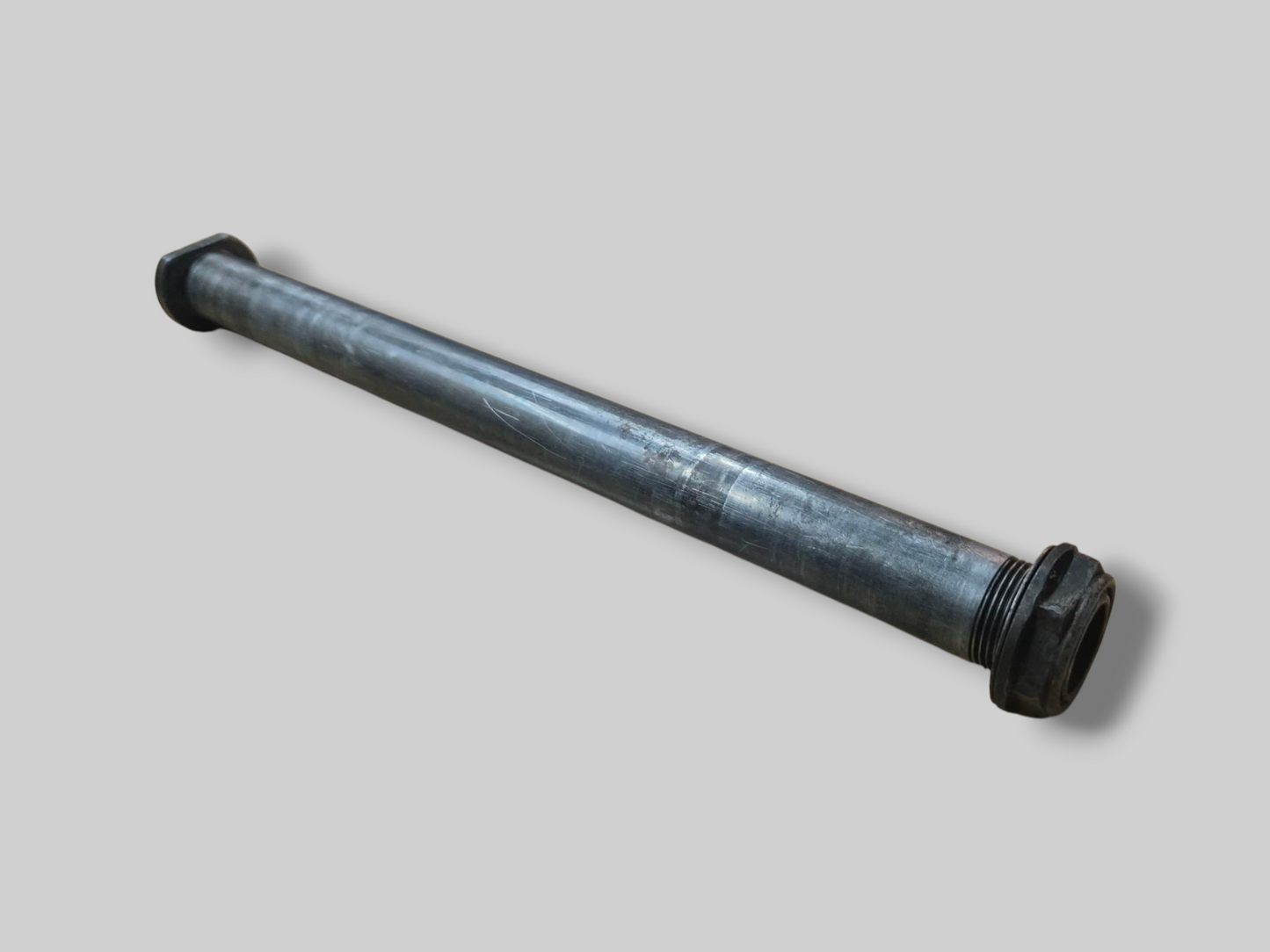 REAR WHEEL AXLE PIN SPINDLE AP8125831 Aprilia RSV Mille 98-03 / Tuono 02-05