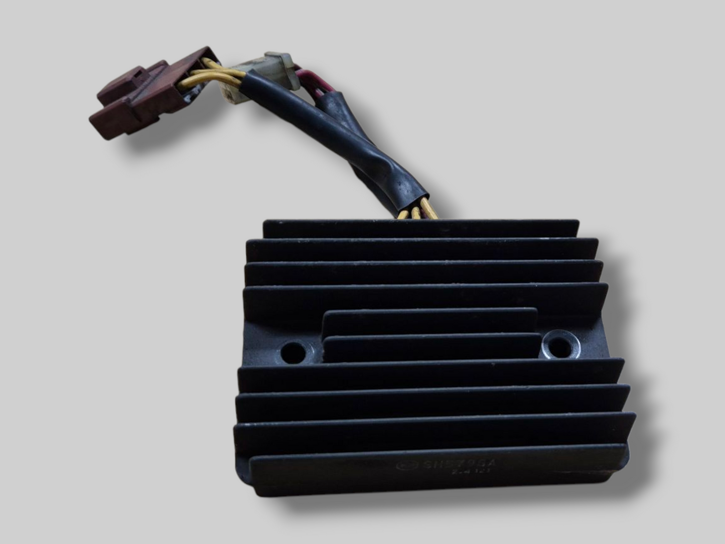 VOLTAGE REGULATOR RECTIFIER AP8127144 APRILIA RSV1000R 04-10 / TUONO 1000R 06-10