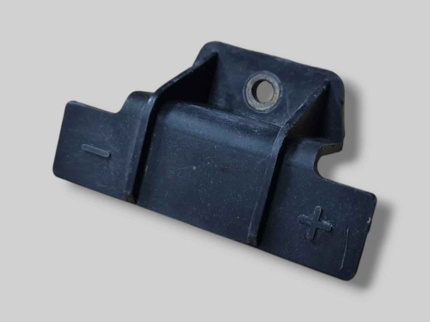 ONDER ZADEL / ACCUHOUDER AP8138591 Aprilia RSV Mille 98-03