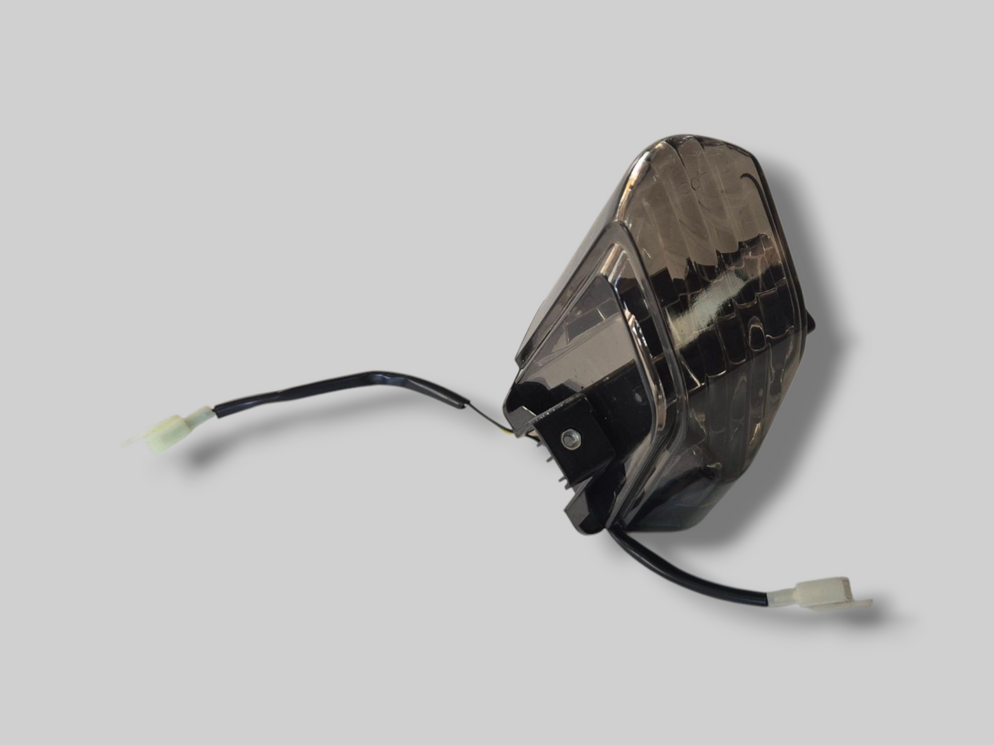 FEU ARRIÈRE AP8127070 Aprilia RSV Mille 2003 / Tuono 02-05