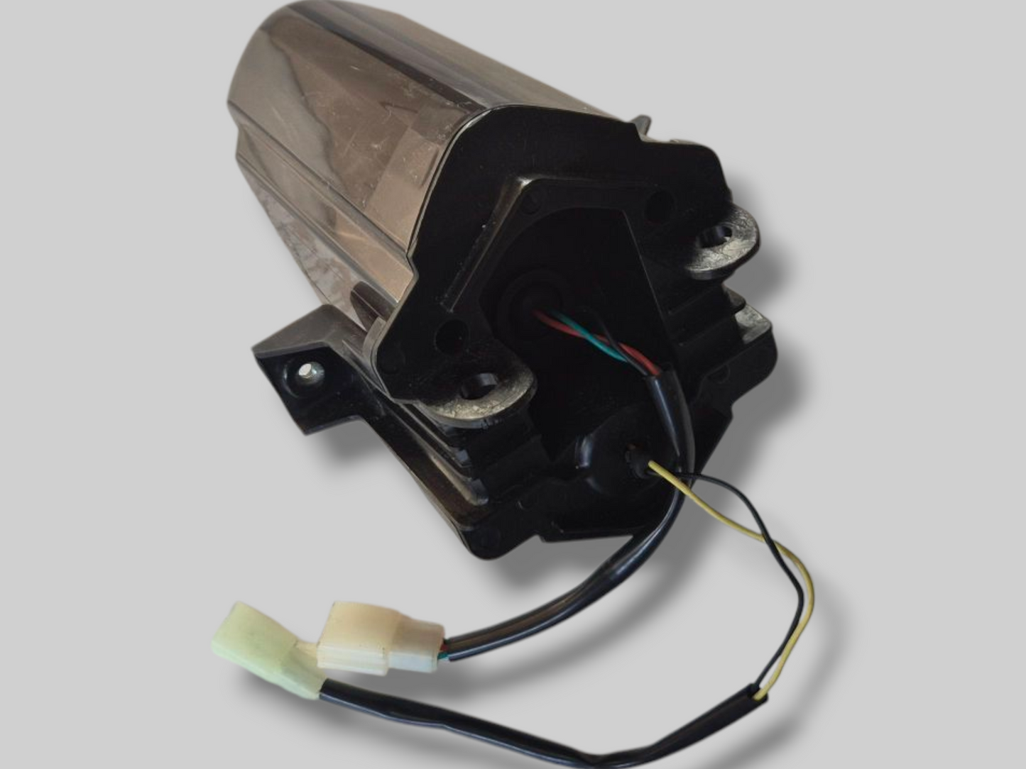 FEU ARRIÈRE AP8127070 Aprilia RSV Mille 2003 / Tuono 02-05