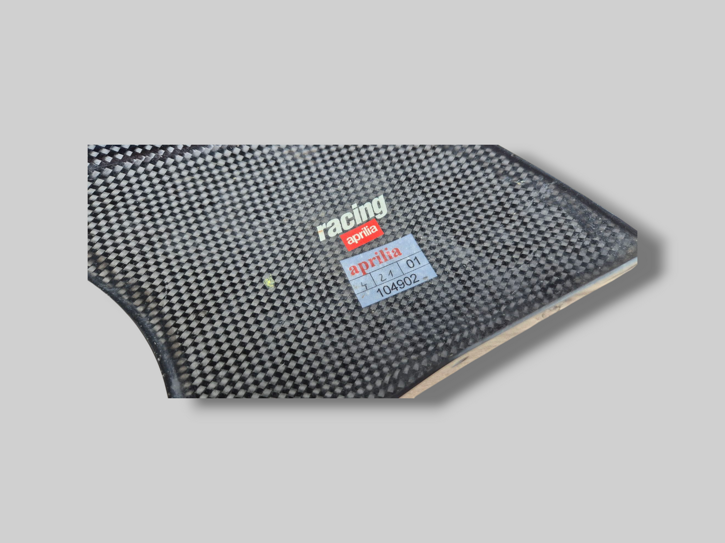 CARÉNAGE AVANT DE CONDUIT D'AIR EN CARBONE CÔTÉ DROIT AP8796209 Aprilia RSV Mille 01-03 