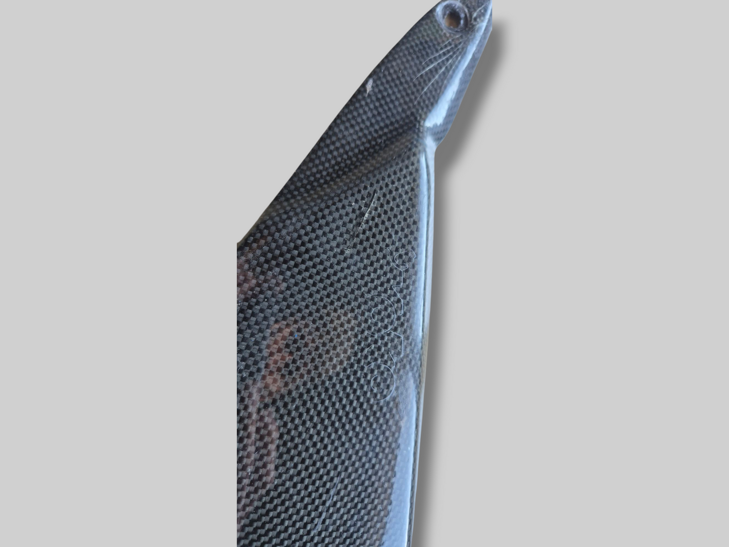 PANNEAU LATÉRAL DU RÉSERVOIR DE CARBURANT CÔTÉ GAUCHE AP8138589 Aprilia RSV Mille 98-03 / Tuono 02-05 