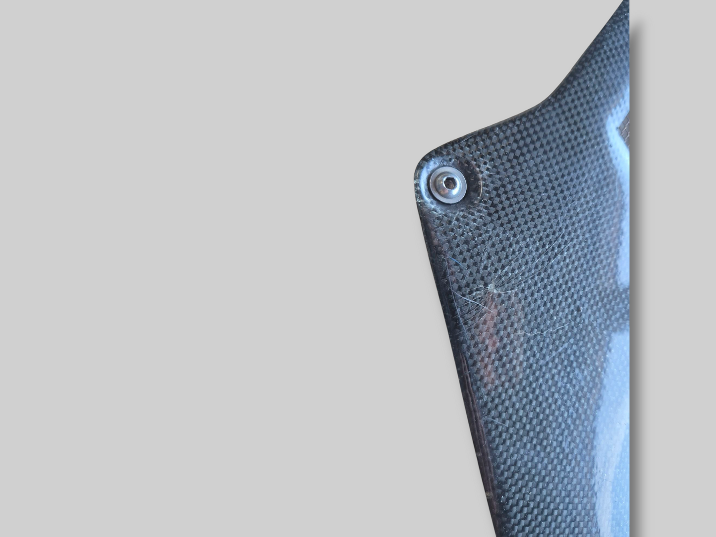 PANNEAU LATÉRAL DU RÉSERVOIR DE CARBURANT CÔTÉ GAUCHE AP8138589 Aprilia RSV Mille 98-03 / Tuono 02-05 