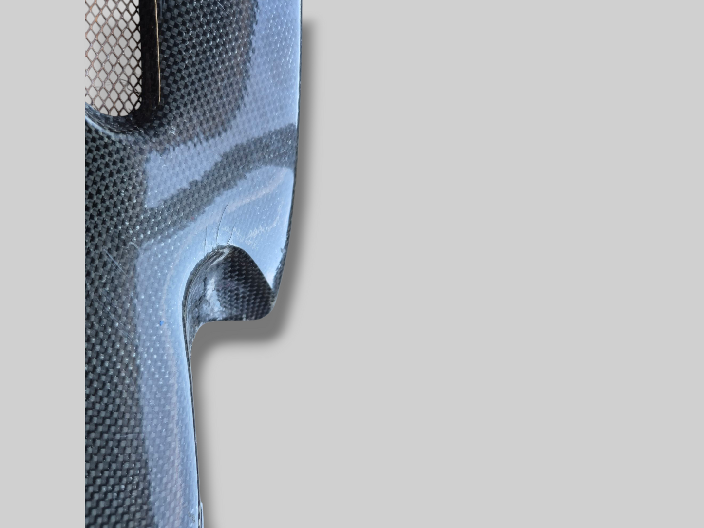 PANNEAU LATÉRAL DU RÉSERVOIR DE CARBURANT CÔTÉ GAUCHE AP8138589 Aprilia RSV Mille 98-03 / Tuono 02-05 