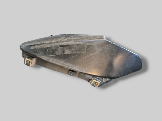 CONDUIT D'ADMISSION D'AIR EXTÉRIEUR CÔTÉ DROIT FAUX CARBONE TREMPÉ AP8139416 Aprilia RSV Mille 1998-2003 