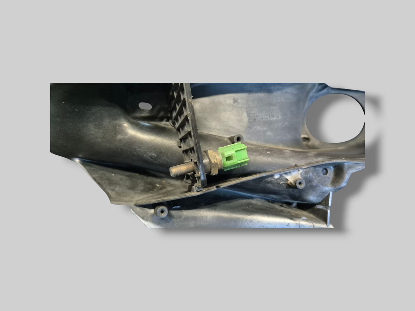 LINKSE INTERNE LUCHTKANAALKUIP, MAT ZWART AP8149278 Aprilia RSV Mille 98-03 