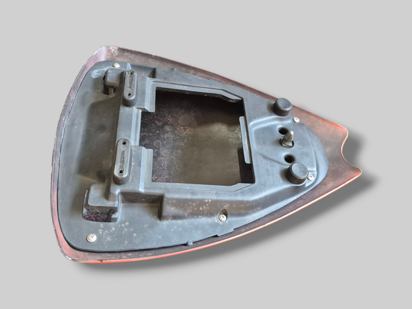 PASSAGIERS ACHTERZITTING KAP ZWART AP8139420 Aprilia RSV Mille 1998-2000
