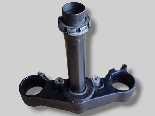 LOWER TRIPLE CLAMP STEM BASE AP8123640 Aprilia RSV Mille 98-03 / Tuono 02-05