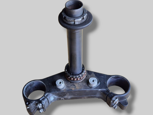 LOWER TRIPLE CLAMP STEM BASE AP8123640 Aprilia RSV Mille 98-03 / Tuono 02-05
