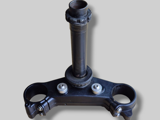 LOWER TRIPLE CLAMP STEM BASE AP8123640 Aprilia RSV Mille 98-03 / Tuono 02-05