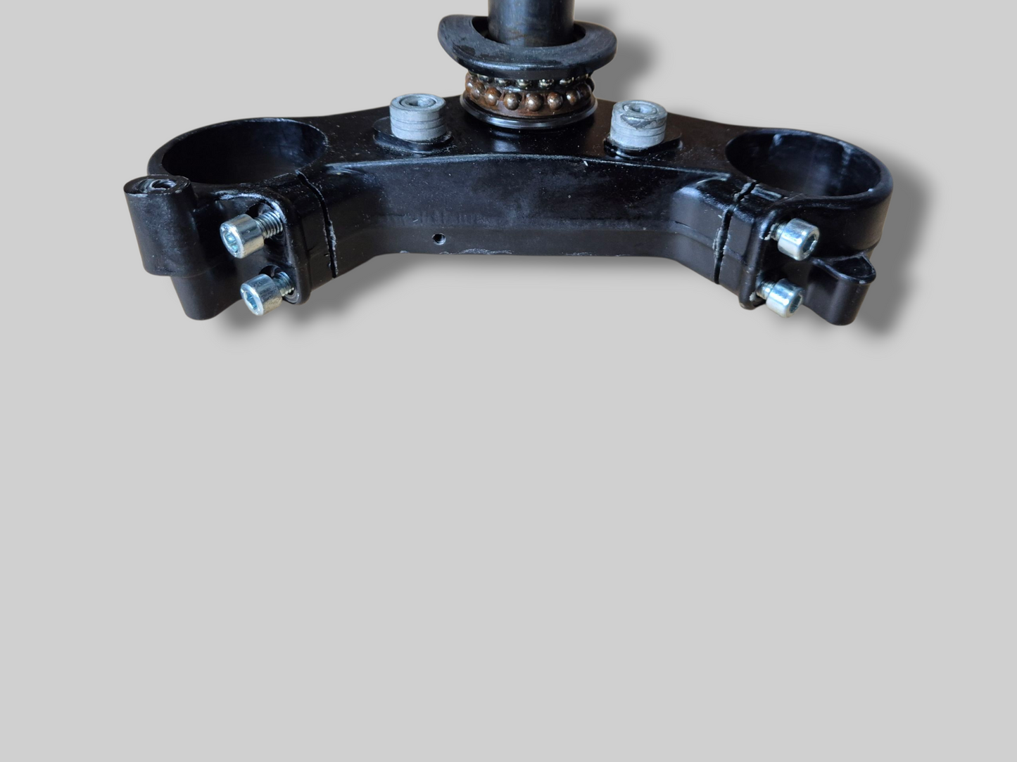 LOWER TRIPLE CLAMP STEM BASE [FOR OHLINS FORKS] AP8123928 Aprilia RSV Mille 98-03 / Tuono 02-05