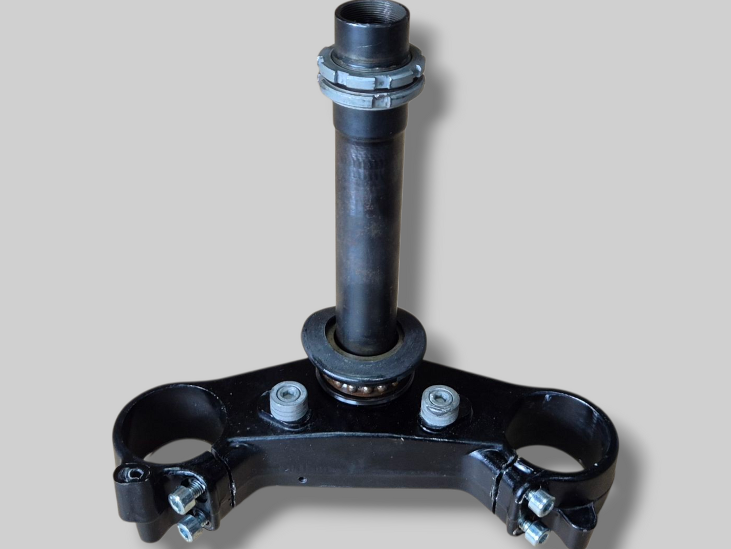 LOWER TRIPLE CLAMP STEM BASE [FOR OHLINS FORKS] AP8123928 Aprilia RSV Mille 98-03 / Tuono 02-05