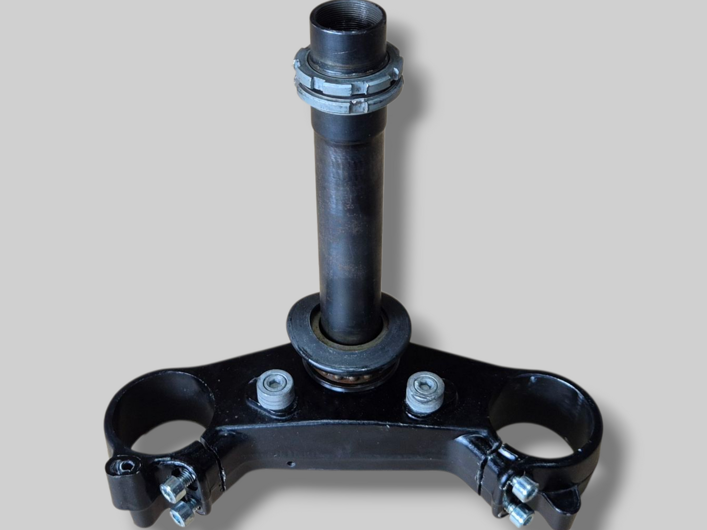LOWER TRIPLE CLAMP STEM BASE [FOR OHLINS FORKS] AP8123928 Aprilia RSV Mille 98-03 / Tuono 02-05