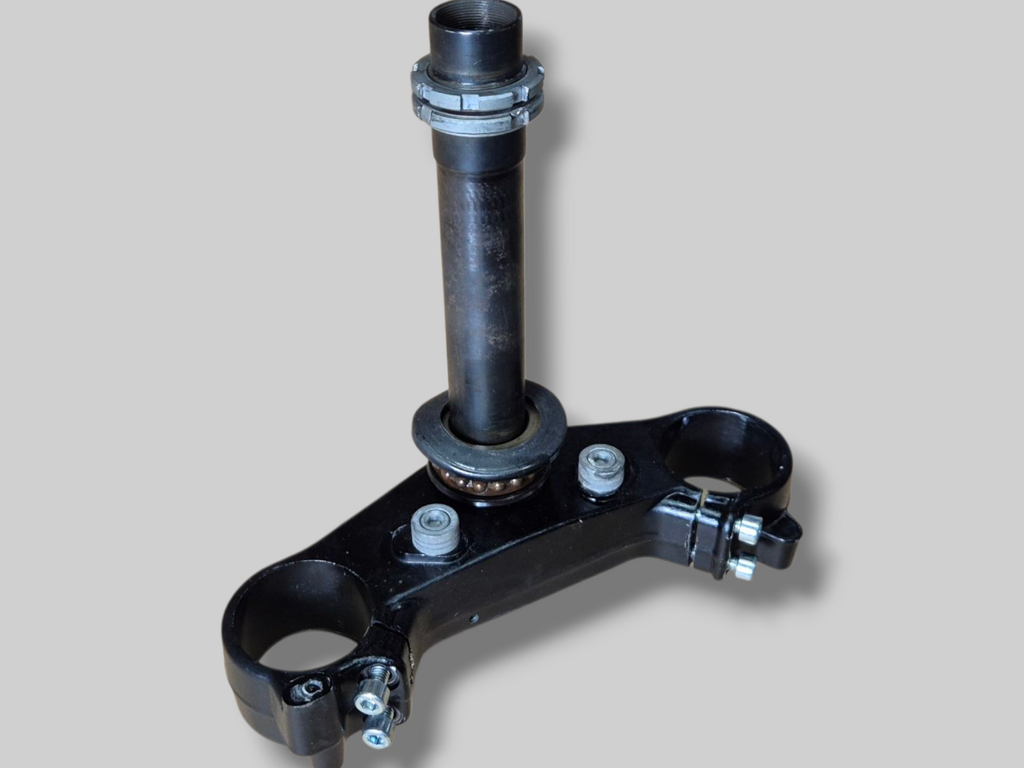 LOWER TRIPLE CLAMP STEM BASE [FOR OHLINS FORKS] AP8123928 Aprilia RSV Mille 98-03 / Tuono 02-05