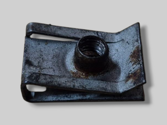 FASTENING CLIP M6 AP8102376