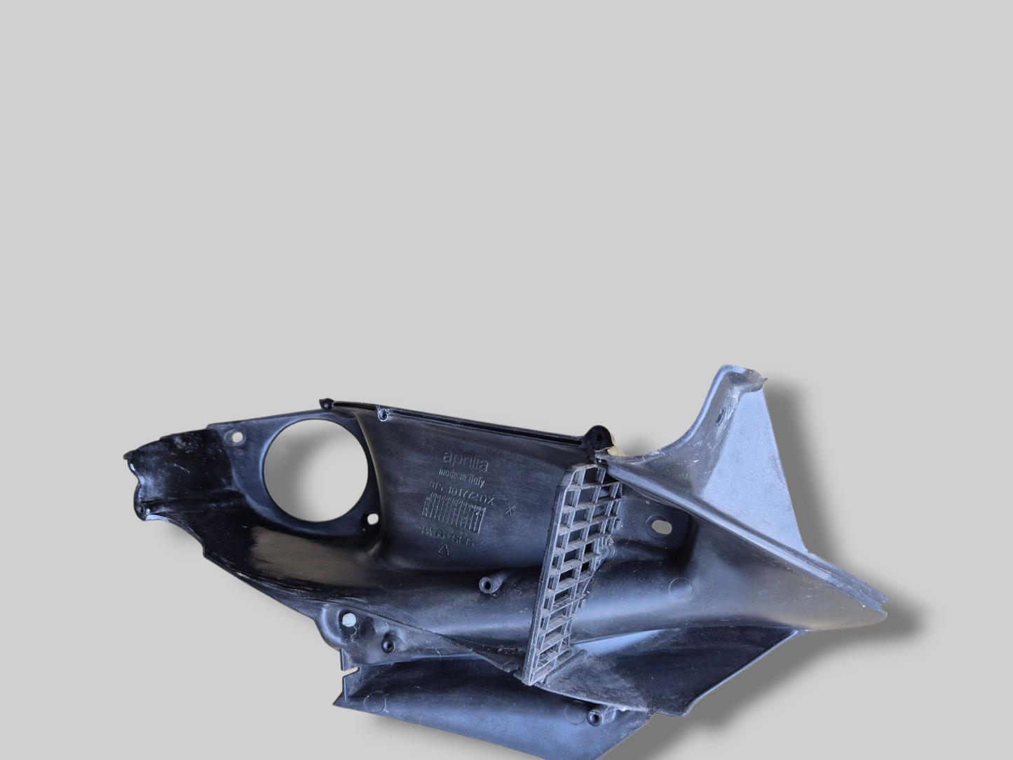 RIGHT-HAND RAM AIR INNER AIR DUCT FAIRING GLOSS BLACK AP8139414 Aprilia RSV Mille 98-03