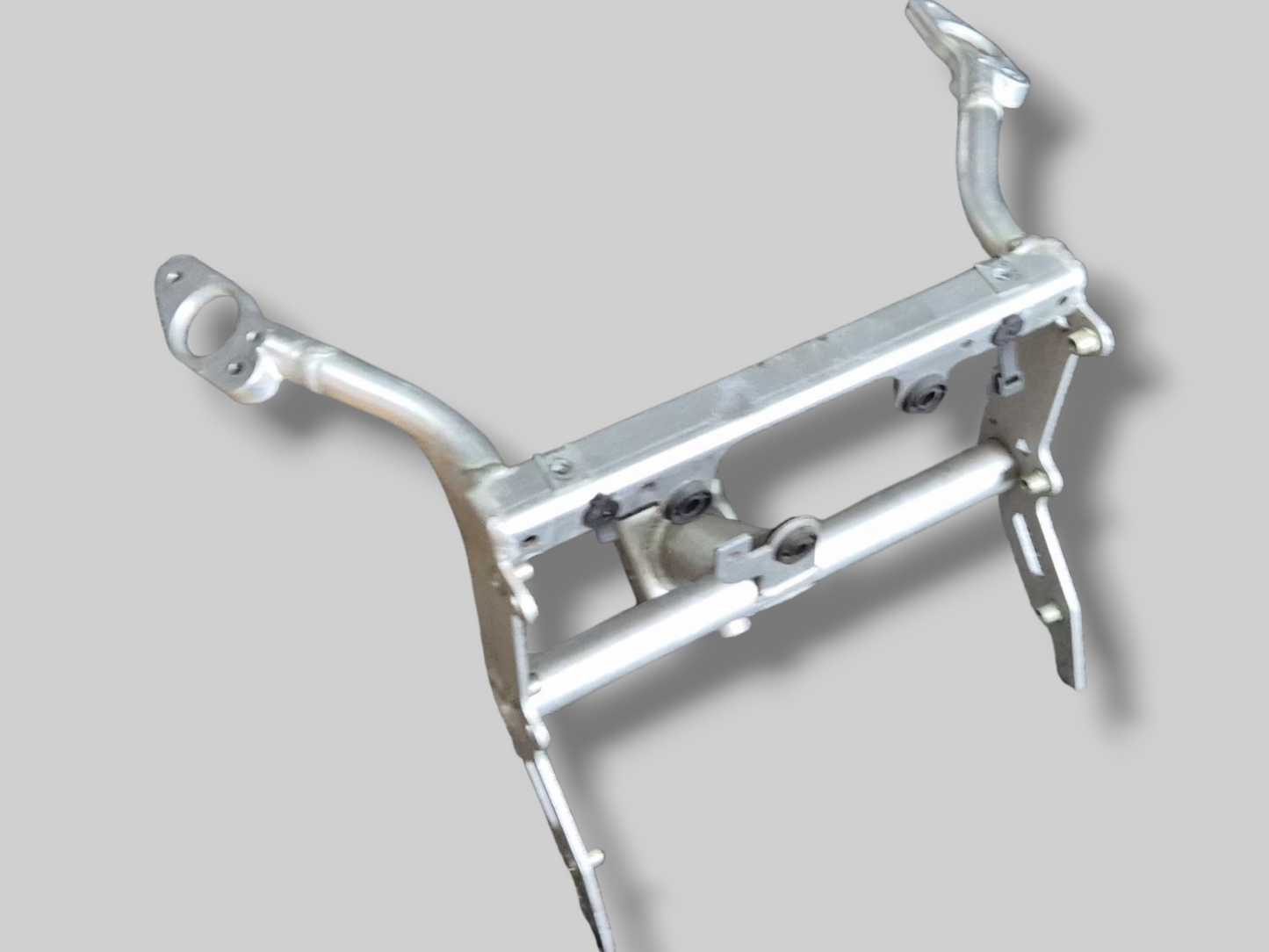 INSTRUMENTENCLUSTERHOUDER SUBFRAME VOOR AP8135905 Aprilia RSV Mille 98-03 