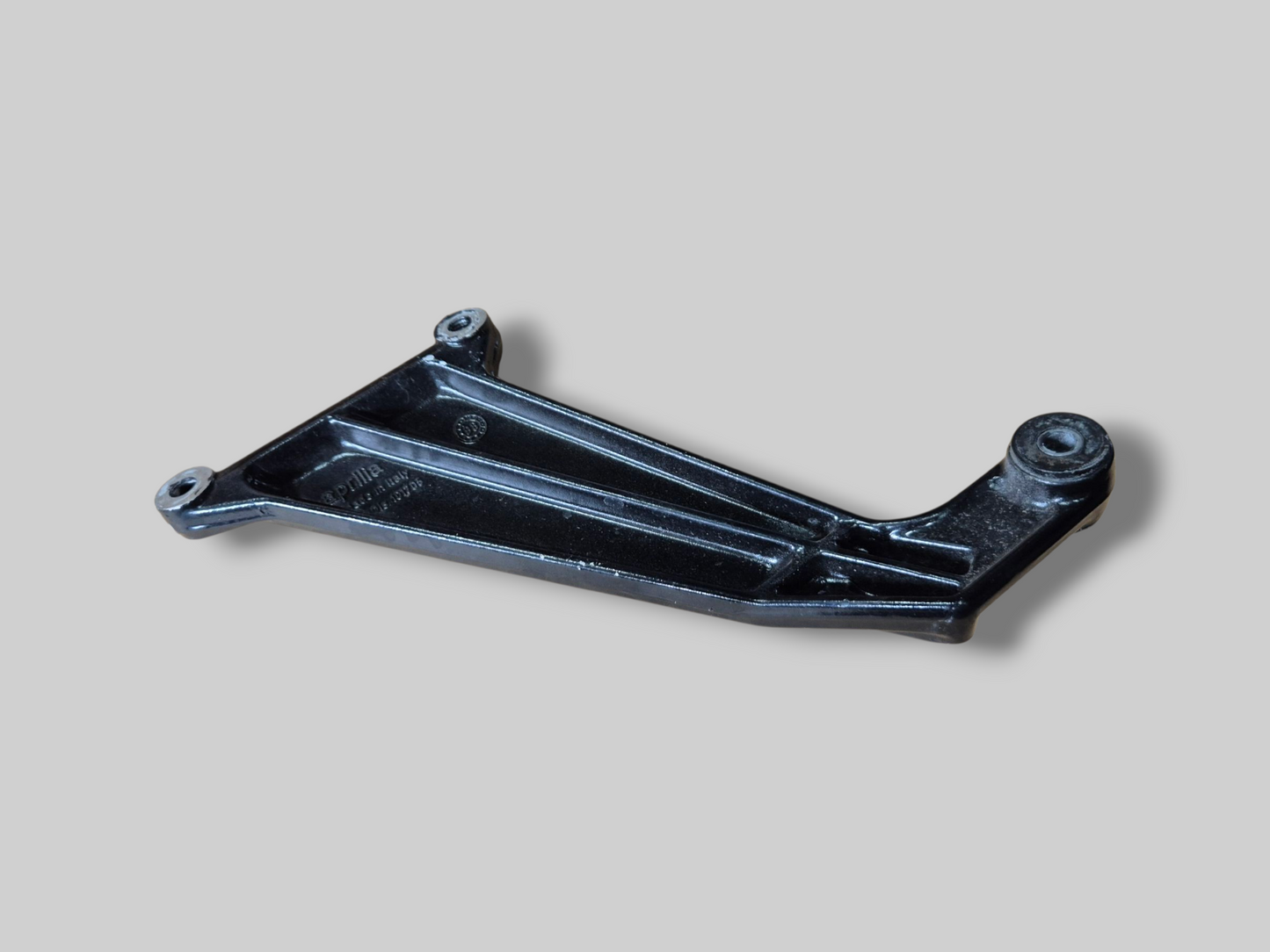 PASSAGIER RECHTER VOETSTEUN STEUN AP8146384 Aprilia RSV Mille 98-03 / Tuono 02-05 