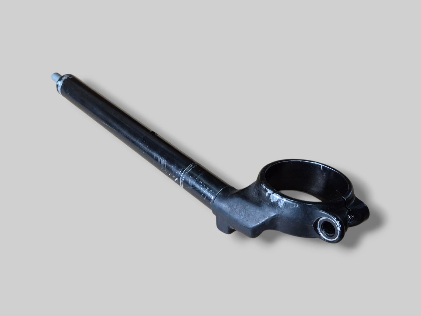 RECHTERKANT 54 mm STUURCLIP-ON AP8118592 Aprilia RSV Mille 98-03 