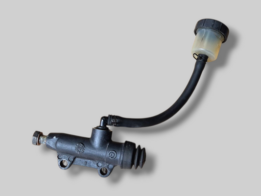 ACHTERREMPOMP HOOFDCILINDER AP8113324 Aprilia RSV Mille 98-03 / Tuono 02-05 
