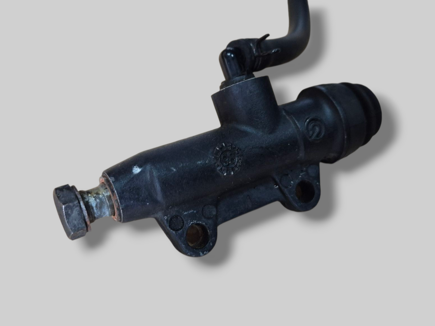 ACHTERREMPOMP HOOFDCILINDER AP8113324 Aprilia RSV Mille 98-03 / Tuono 02-05 