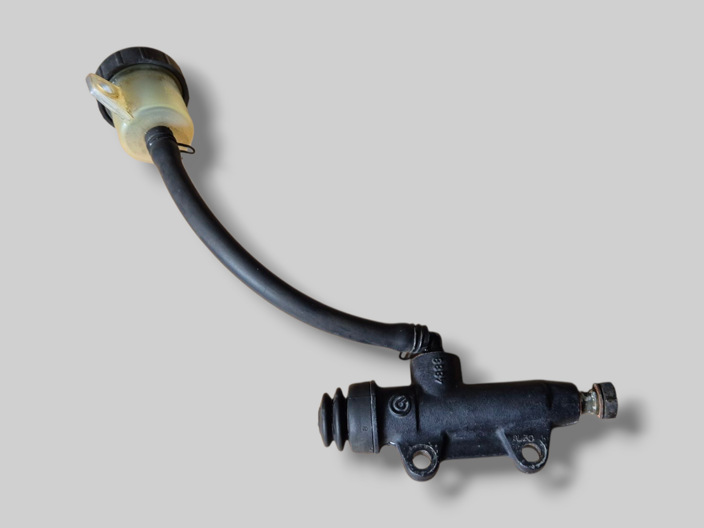 ACHTERREMPOMP HOOFDCILINDER AP8113324 Aprilia RSV Mille 98-03 / Tuono 02-05 