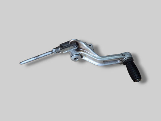 ACHTERREMPEDAALHENDEL AP8135925 Aprilia RSV Mille 98-03 / Tuono 02-05 
