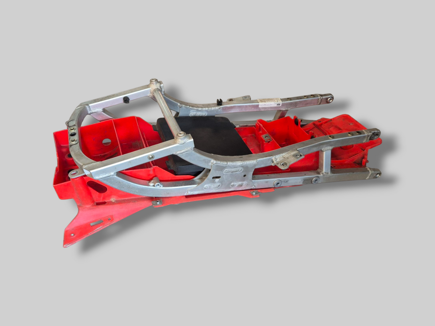 ZADELSTEUN ACHTER SUBFRAME AP8146500 Aprilia RSV1000R 04-10 / Tuono 1000R 06-10 