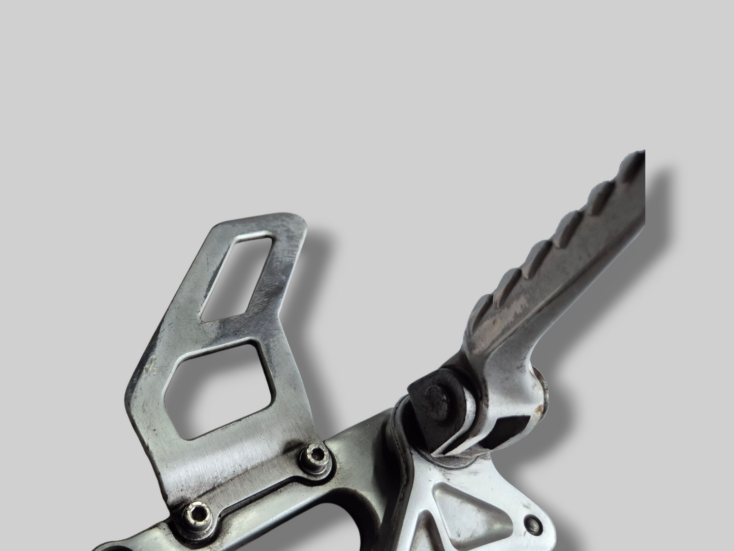 LEFT-HAND SIDE FOOTREST REARSET COMPLETE AP8134594 Aprilia SL1000 Falco 2000-2003