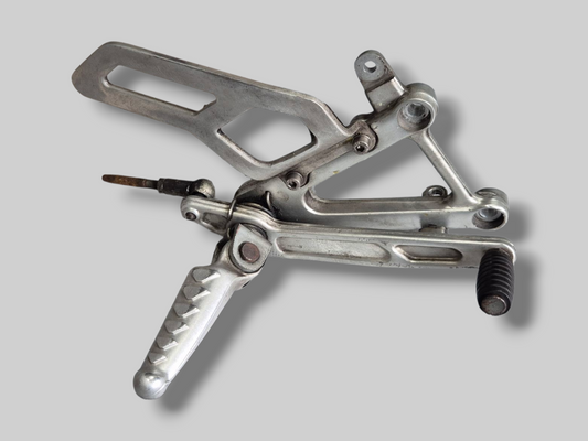 RIGHT-HAND SIDE FOOTREST REARSET COMPLETE AP8134593 Aprilia SL1000 Falco 2000-2003
