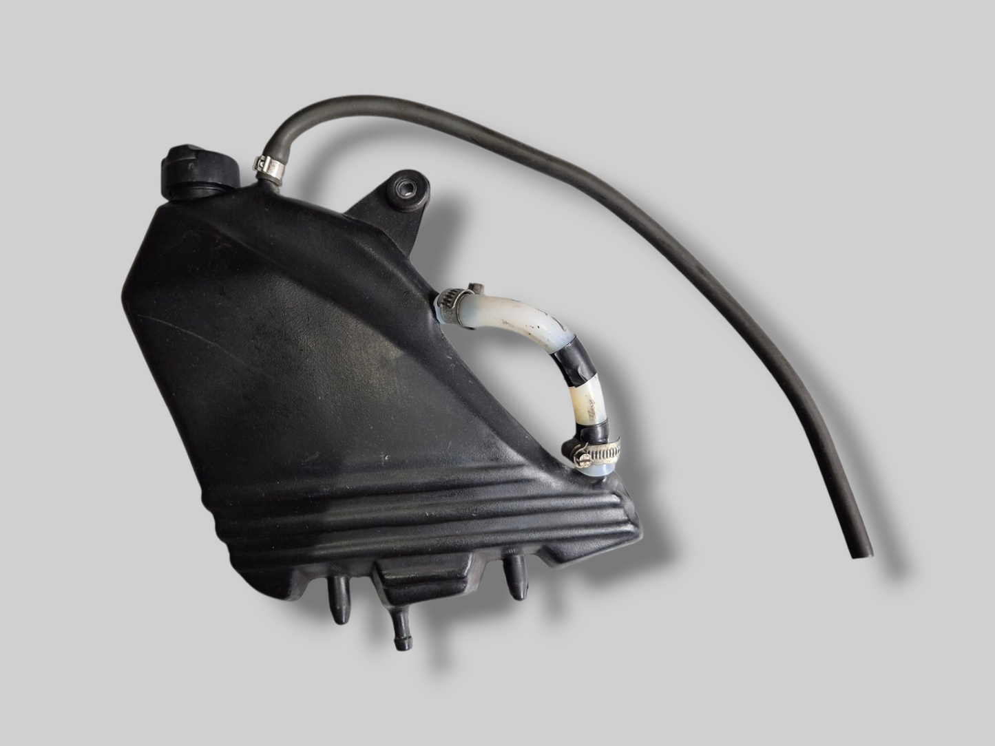 COOLANT WATER TANK RESERVOIR BOTTLE AP8138781 Aprilia SL1000 Falco 2000-2003