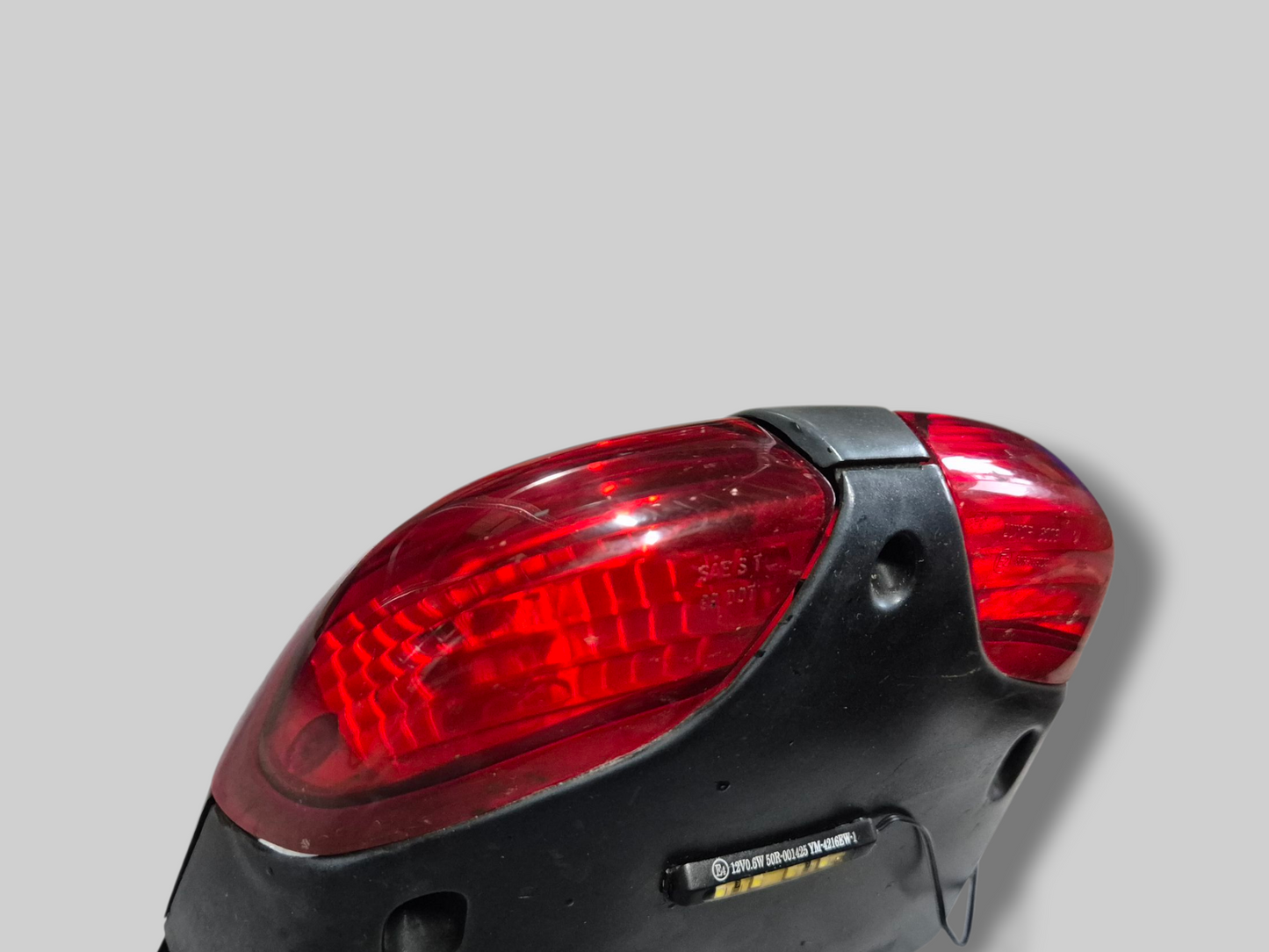 TAIL LIGHT AP8124395 Aprilia SL1000 Falco 2000-2003