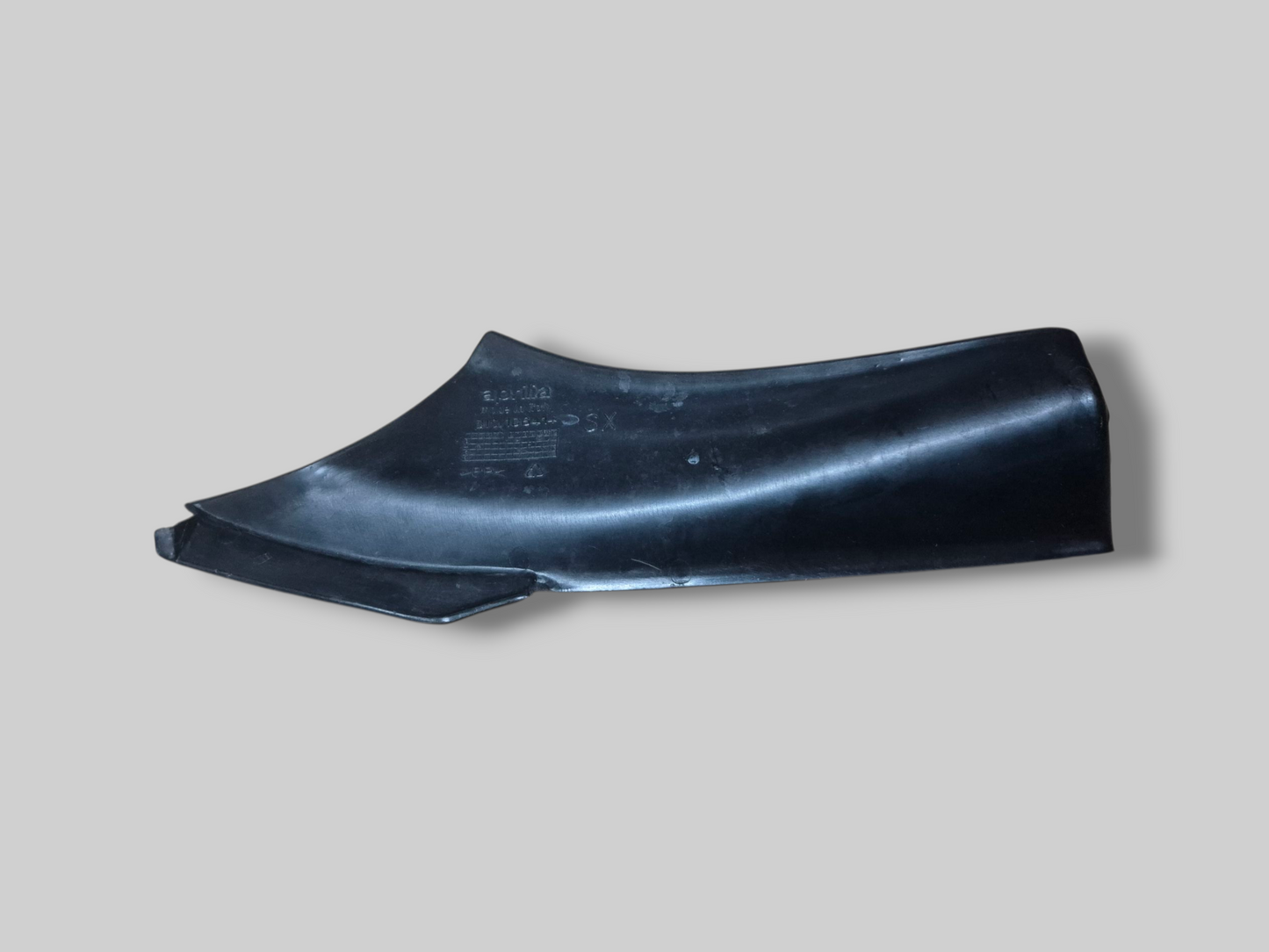 VOORSPATBORD SPATBORD ZWART AP8156254 Aprilia RSV1000R 04-10 / Tuono 1000R 06-10 