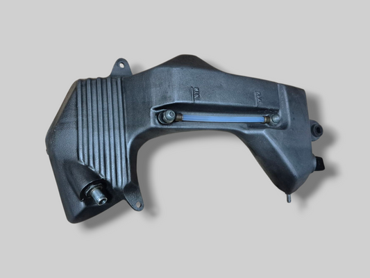 OLIETANKRESERVOIR AP8138558 Aprilia RSV Mille 98-03 / Tuono 02-05 