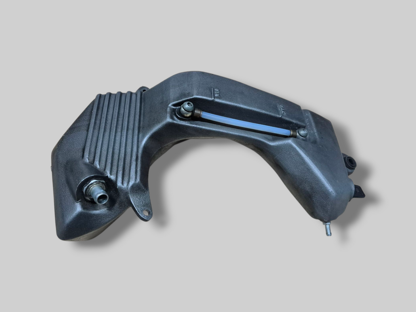 OLIETANKRESERVOIR AP8138558 Aprilia RSV Mille 98-03 / Tuono 02-05 