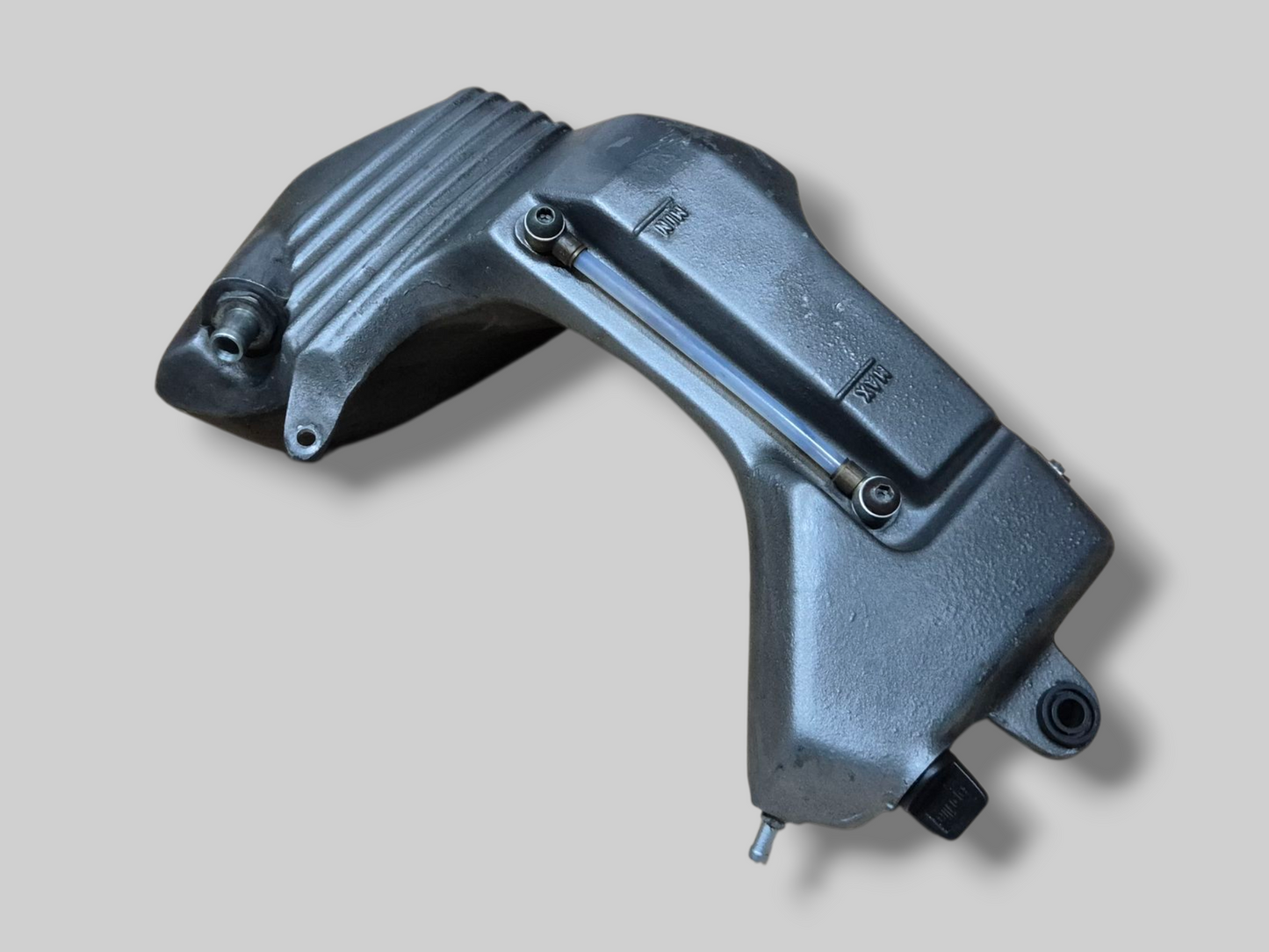 OLIETANKRESERVOIR AP8138558 Aprilia RSV Mille 98-03 / Tuono 02-05 