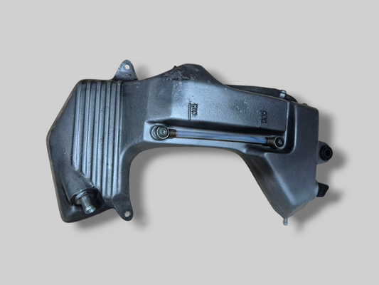 OLIETANKRESERVOIR AP8138558 Aprilia RSV Mille 98-03 / Tuono 02-05 