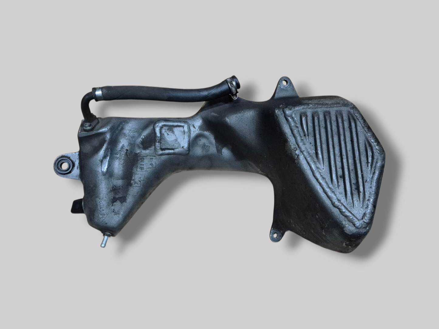 OLIETANKRESERVOIR AP8138558 Aprilia RSV Mille 98-03 / Tuono 02-05 