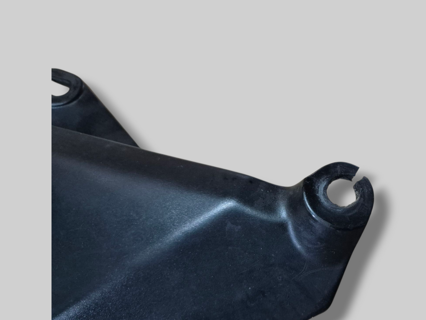 KETTINGGELEIDERPLAAT AP8144445 Aprilia RSV Mille 98-03 / Tuono 02-05 