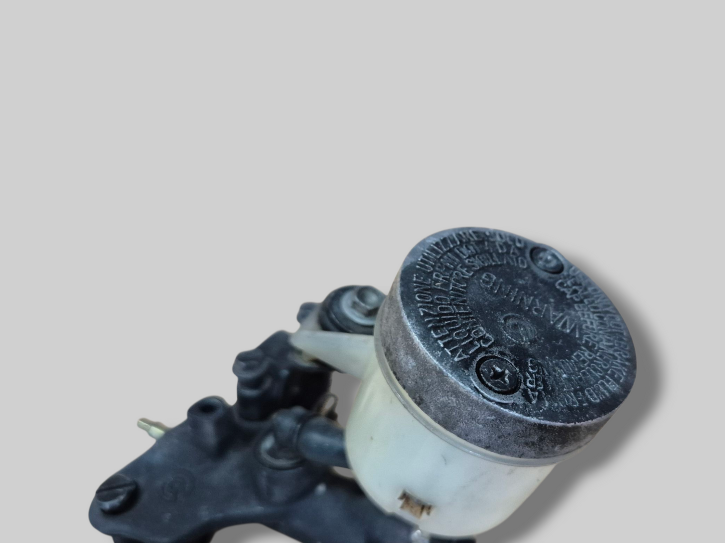 VOORREMPOMP HOOFDCILINDER AP8113969 Aprilia RSV Mille 98-03 / Tuono 02-05 