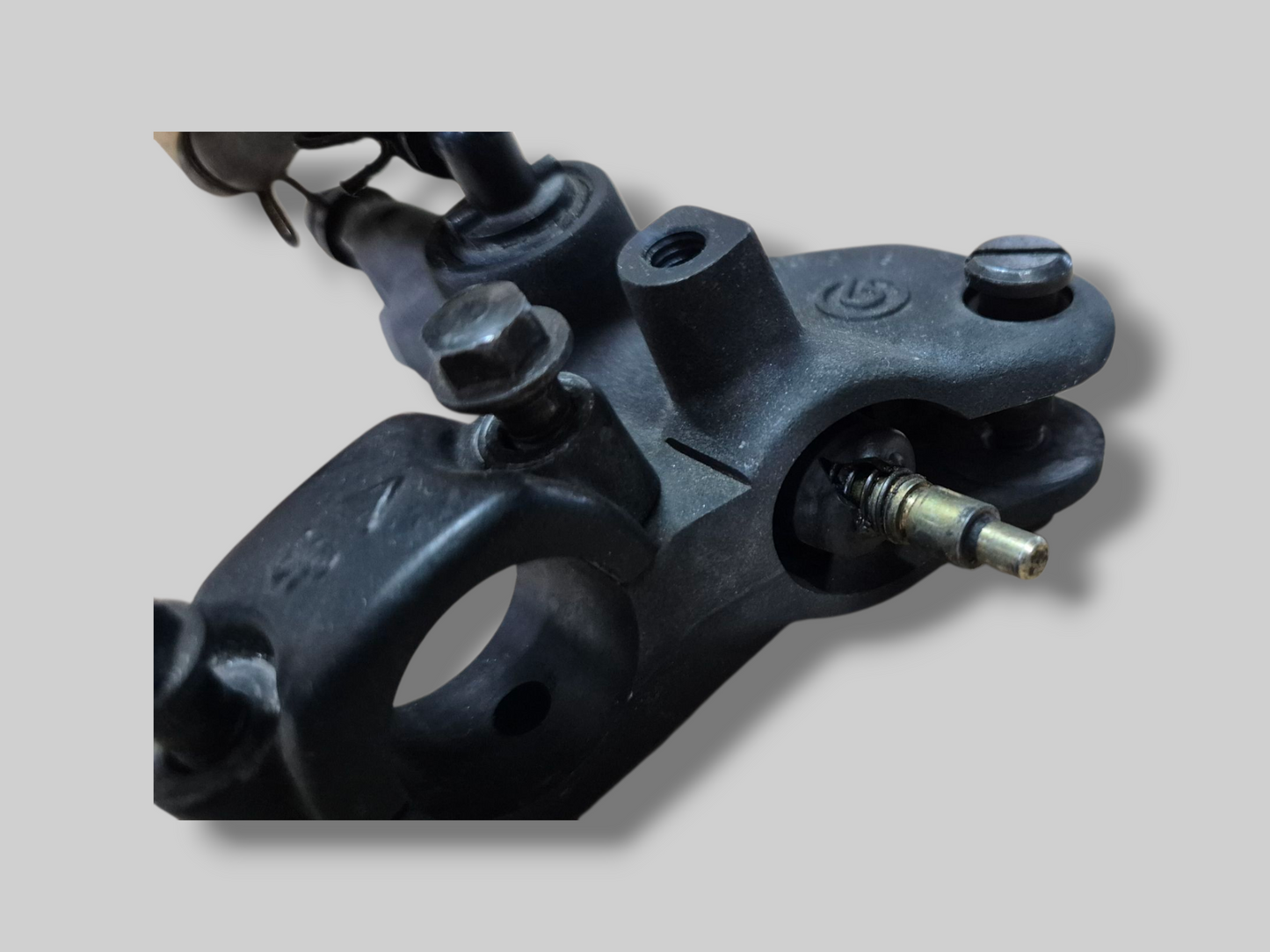 VOORREMPOMP HOOFDCILINDER AP8113969 Aprilia RSV Mille 98-03 / Tuono 02-05 