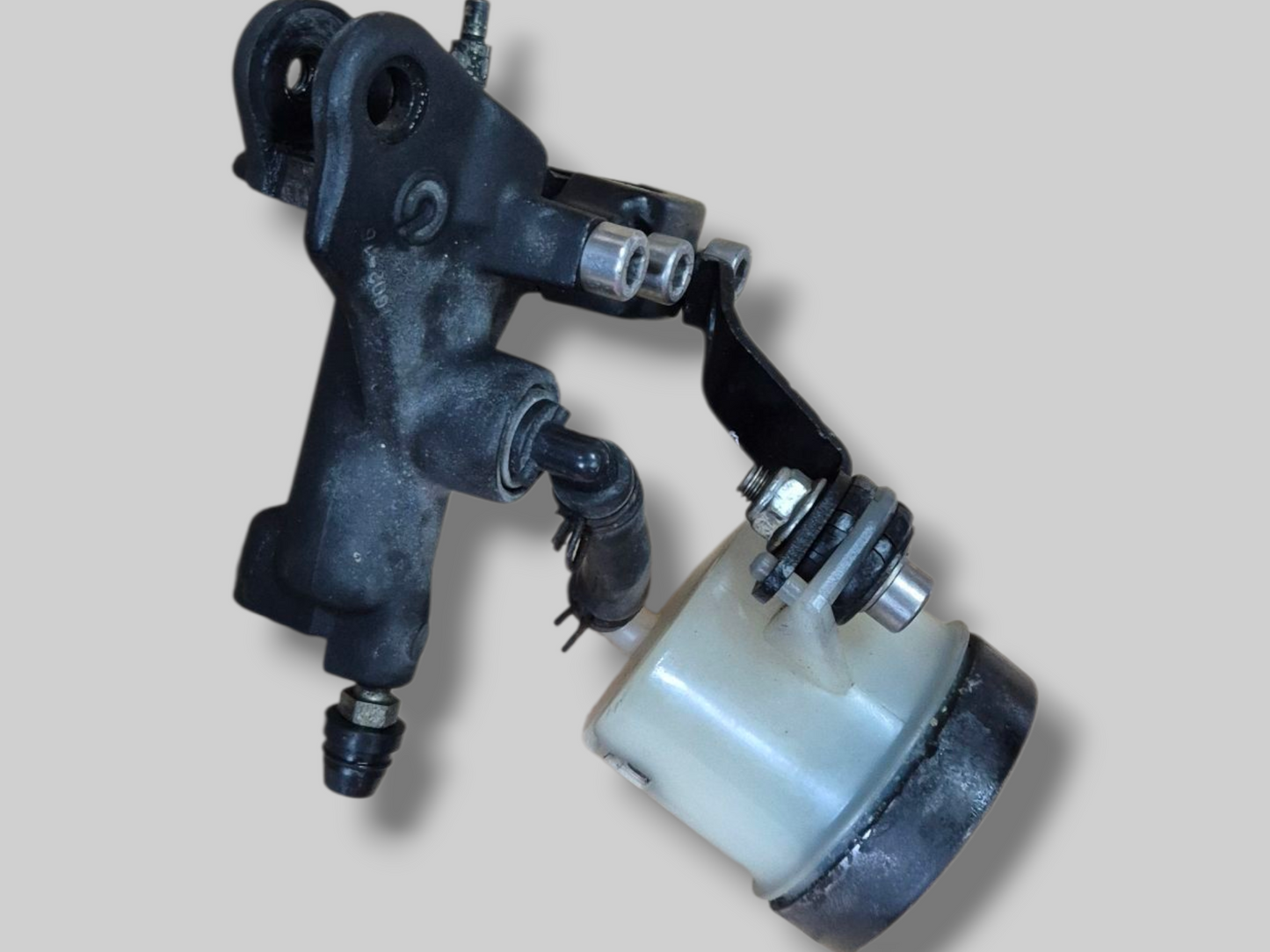 VOORREMPOMP HOOFDCILINDER AP8113969 Aprilia RSV Mille 98-03 / Tuono 02-05 