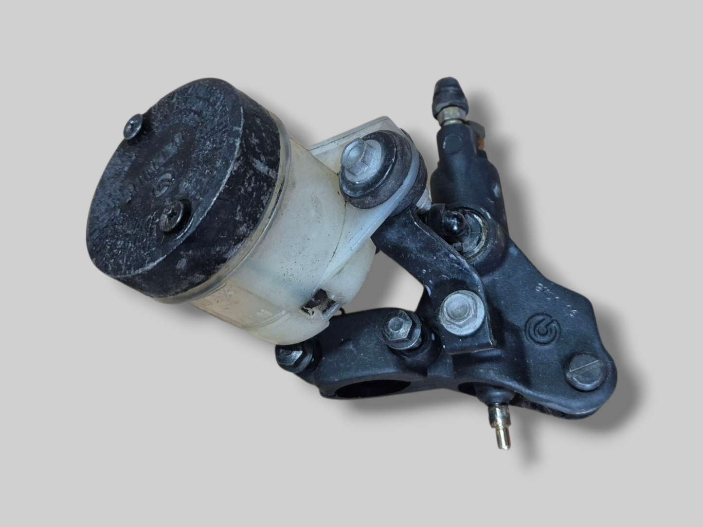 VOORREMPOMP HOOFDCILINDER AP8113969 Aprilia RSV Mille 98-03 / Tuono 02-05 