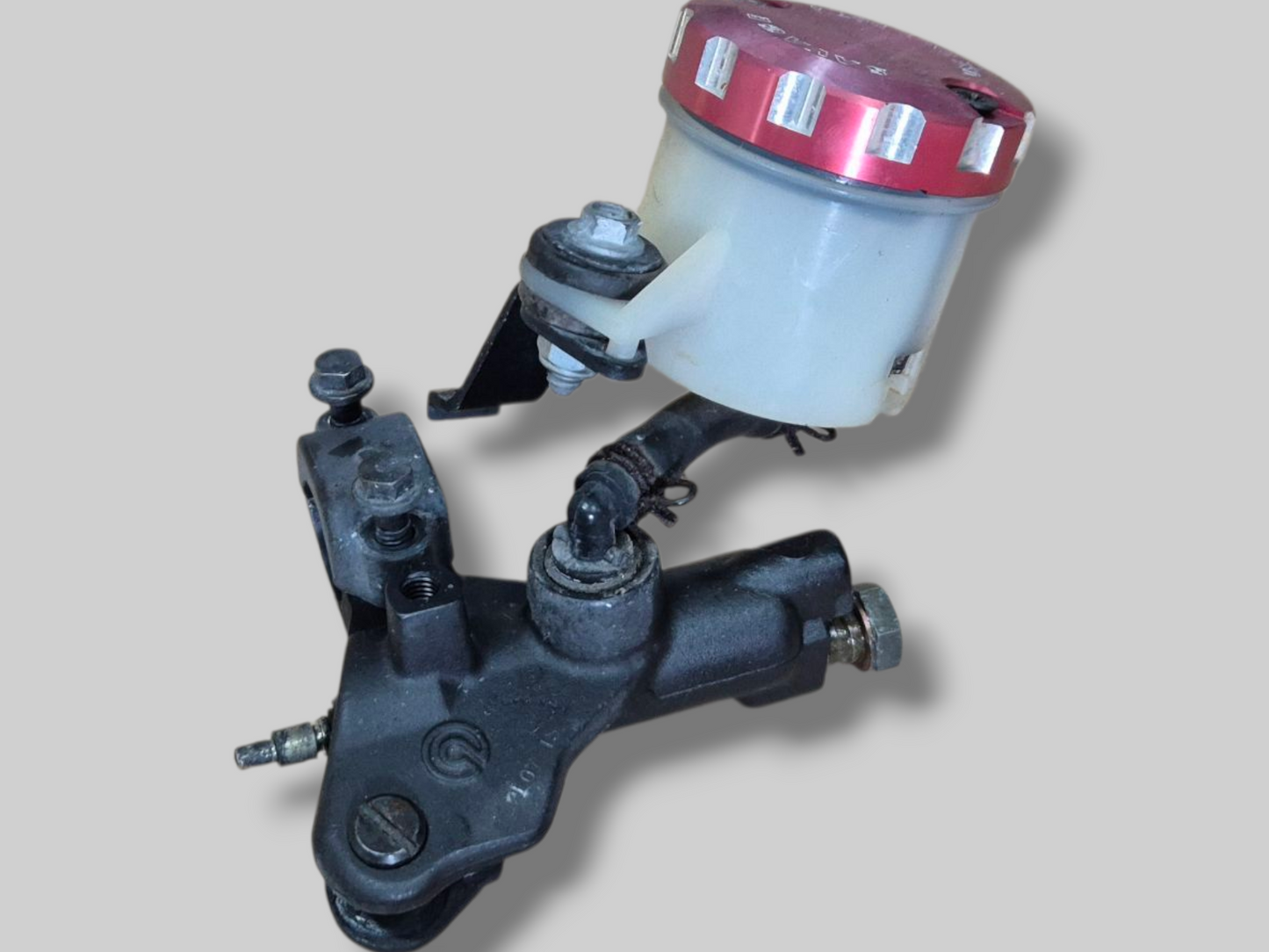 VOORREMPOMP HOOFDCILINDER AP8113969 Aprilia RSV Mille 98-03 / Tuono 02-05 