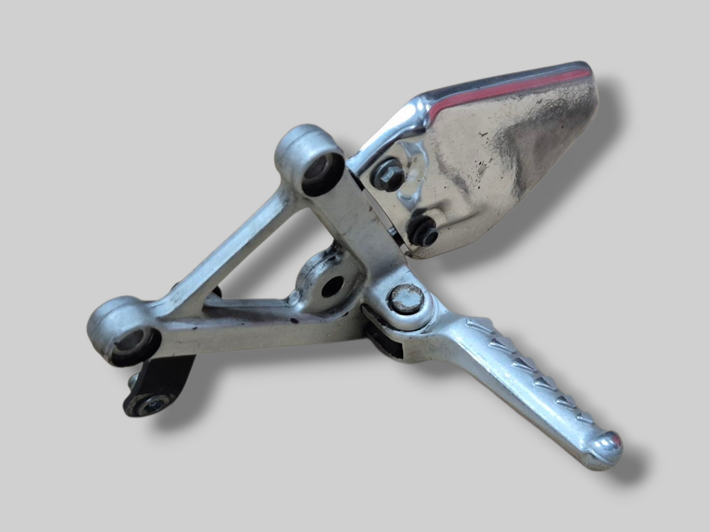 LINKER ZIJVOETSTEUN ACHTERSET AP8135910 Aprilia RSV Mille 98-03 / Tuono 02-05 