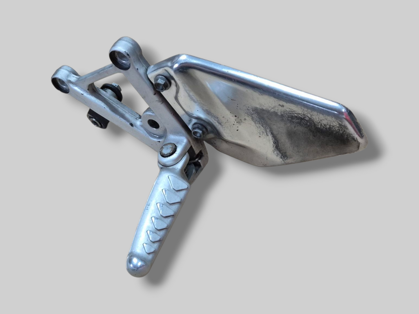 LINKER ZIJVOETSTEUN ACHTERSET AP8135910 Aprilia RSV Mille 98-03 / Tuono 02-05 