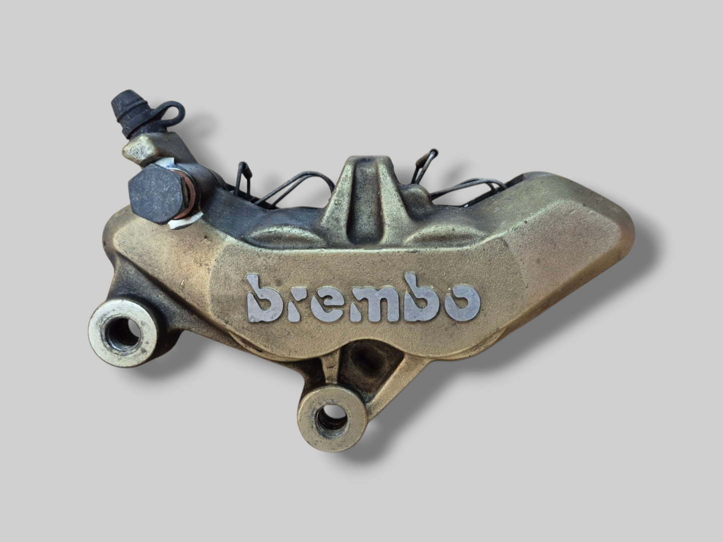 REMKLAUW VOOR RECHTS BREMBO P4 GOUD AP8113970 Aprilia RSV Mille 98-03 / Tuono 02-05