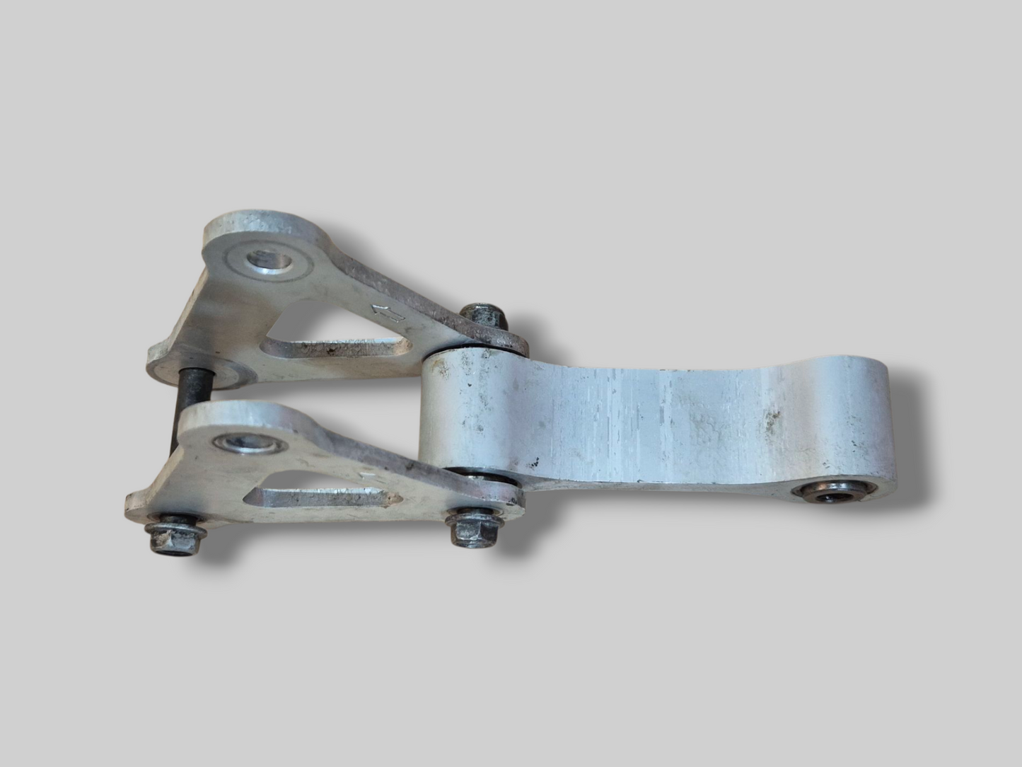 ACHTERSCHOKKOPPELING DOGBONE AP8135917 Aprilia RSV Mille 1998-2000 